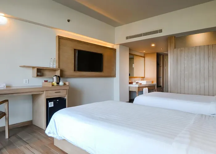 Eastin Ashta Hotel 4*