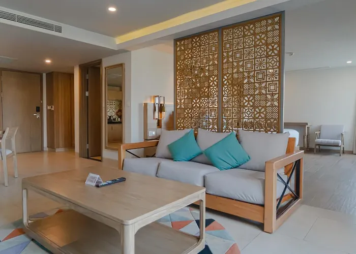 Eastin Ashta فندق تْشانغو