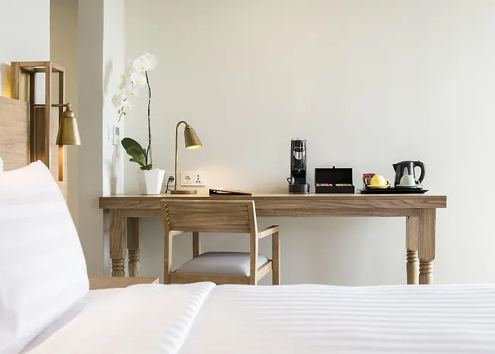 Eastin Ashta Hotel 4*