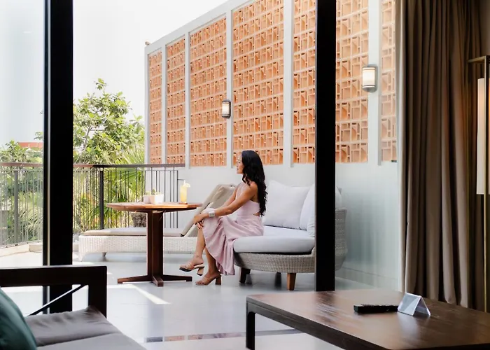 Hotel Eastin Ashta 4*